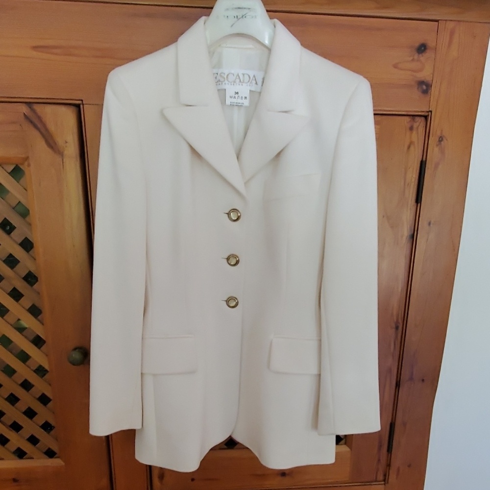 Women's ESCADA cream cashmere blazer